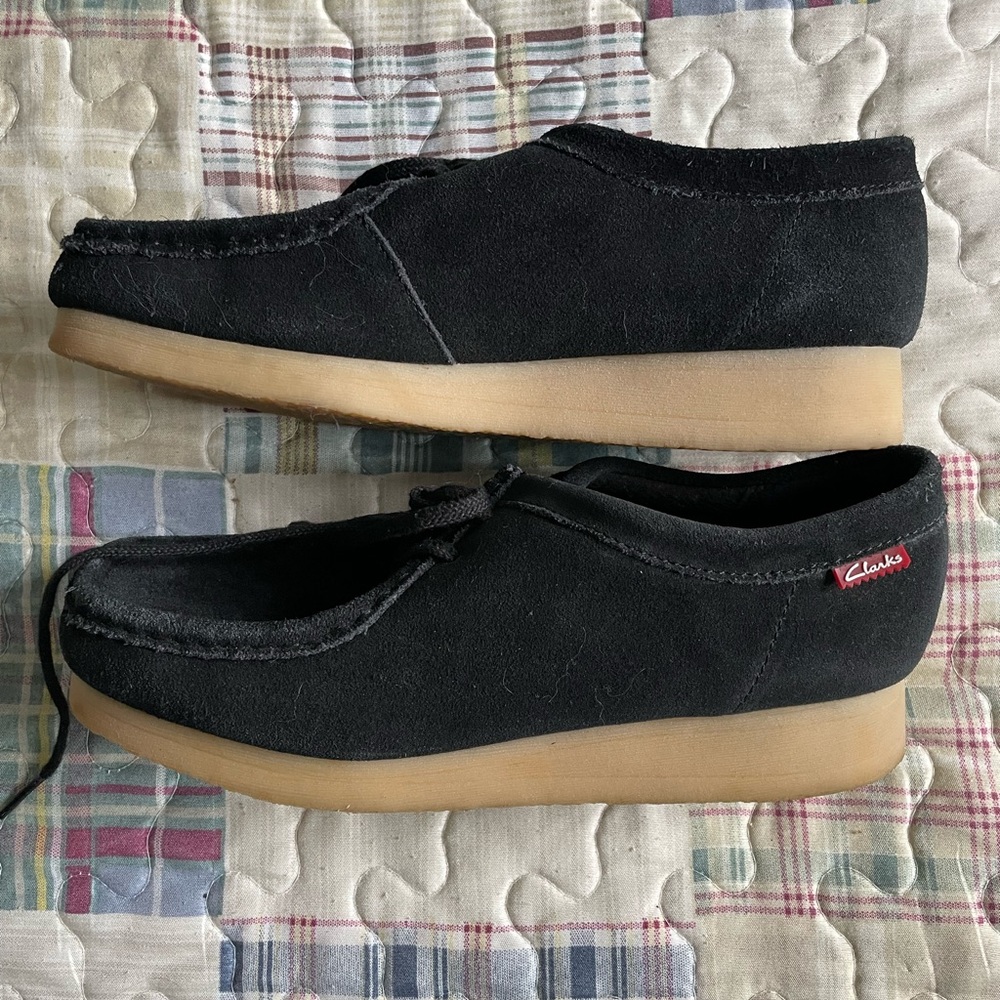 Women’s Clarks Black Loafers Slip-Ons with Moccasin Stitching